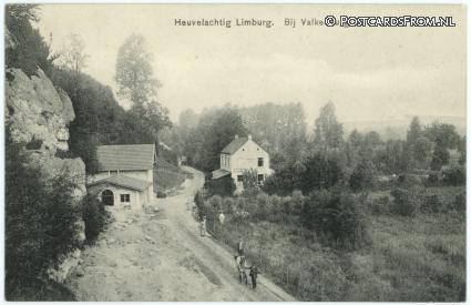 ansichtkaart: Valkenburg LB, Heuvelachtig Limburg. Bij Valkenburg