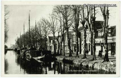 Hoogeveen, Schutstraat ansichtkaart: Hoogeveen, Schutstraat