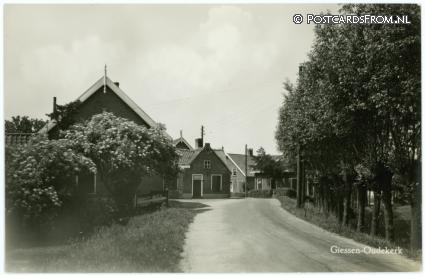 Giessen-Oudekerk, -- ansichtkaart: Giessen-Oudekerk, --