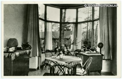 Hellendoorn, Volkssanatorium voor Borstlijders Dr. Homoetkliniek. Zusterkamer ansichtkaart: Hellendoorn, Volkssanatorium voor Borstlijders Dr. Homoetkliniek. Zusterkamer