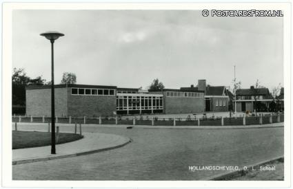 ansichtkaart: Hollandscheveld, O.L. School