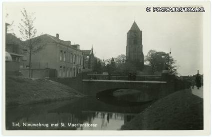 ansichtkaart: Tiel, Nieuwebrug met St. Maartenstoren