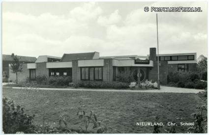 ansichtkaart: Nieuwland, Chr. School