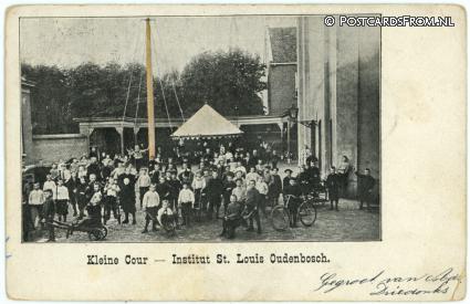 Oudenbosch, Kleine Cour - Institut St. Louis ansichtkaart: Oudenbosch, Kleine Cour - Institut St. Louis