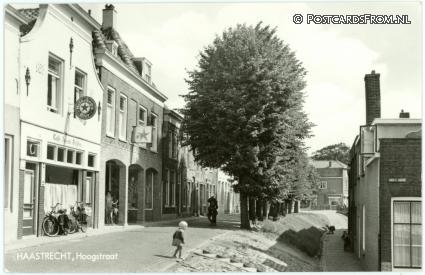 ansichtkaart: Haastrecht, Hoogstraat hoek Grote Haven. Cafe 'Jo van Zuijlen'