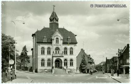 ansichtkaart: Brunssum, Raadhuis