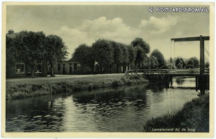 ansichtkaart: Lemelerveld, Bij de brug