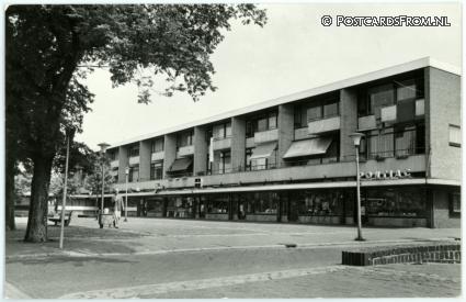 ansichtkaart: Wateringen, Plein. Winkelcentrum
