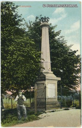 ansichtkaart: Beneden-Leeuwen, Gedenksteen Watersnood 1861