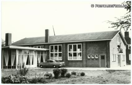 Beneden-Leeuwen, Zaal Kruisbergen ansichtkaart: Beneden-Leeuwen, Zaal Kruisbergen