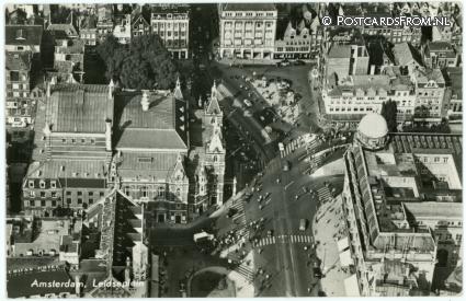 ansichtkaart: Amsterdam, Leidseplein met Stadsschouwburg