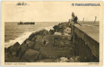 IJmuiden, Zuiderpier met blokken ansichtkaart: IJmuiden, Zuiderpier met blokken