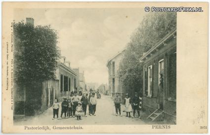 ansichtkaart: Pernis, Pastoriedijk, Gemeentehuis