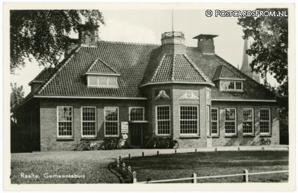ansichtkaart: Raalte, Gemeentehuis
