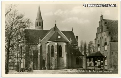 ansichtkaart: Olst, Boskamp. R.K. Kerk en Pastorie