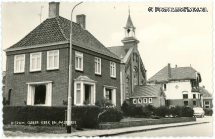 Bierum, Geref. Kerk en Pastorie ansichtkaart: Bierum, Geref. Kerk en Pastorie