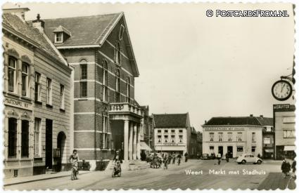 ansichtkaart: Weert, Markt met Stadhuis