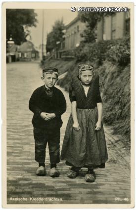 ansichtkaart: Axel, Axelsche Kleederdrachten