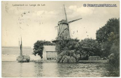 ansichtkaart: Lekkerkerk, Langs de Lek