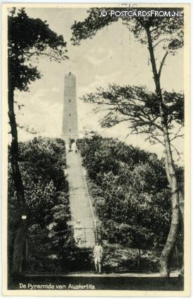 ansichtkaart: Austerlitz, Pyramide