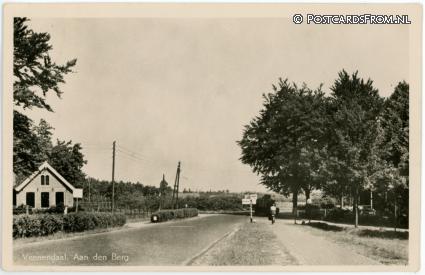 ansichtkaart: Veenendaal, Aan den Berg