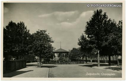 ansichtkaart: Zwijndrecht, Oranjeplein