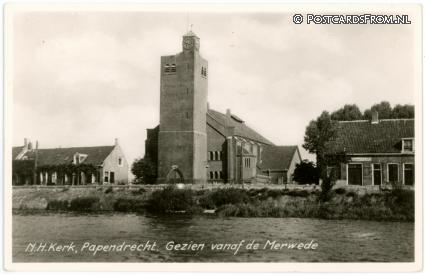 ansichtkaart: Papendrecht, N.H. Kerk. Gezien vanaf de Merwede. Bakkerij