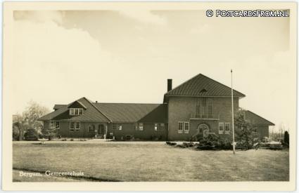 Bergum, Gemeentehuis ansichtkaart: Bergum, Gemeentehuis