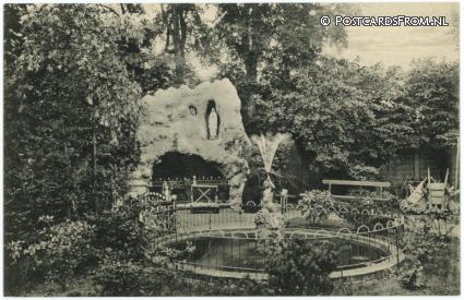 Amsterdam, St. Jacobgesticht. Vrouwentuin me Grot ansichtkaart: Amsterdam, St. Jacobgesticht. Vrouwentuin me Grot
