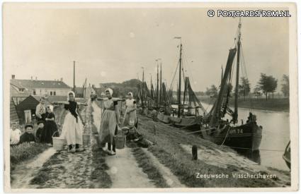 Arnemuiden, Zeeuwsche Visschershaven. ARM.24 ansichtkaart: Arnemuiden, Zeeuwsche Visschershaven. ARM.24