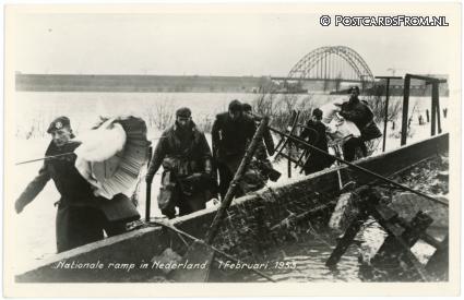 Hendrik-Ido-Ambacht, Watersnood. Huisraad in veiligheid brengen. 1 Feb. 1953 ansichtkaart: Hendrik-Ido-Ambacht, Watersnood. Huisraad in veiligheid brengen. 1 Feb. 1953