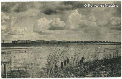 ansichtkaart: Moerdijk, Spoorbrug over het Hollandsch Diep
