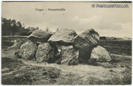 ansichtkaart: Zeegse, Hunnebedden