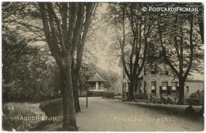 Harderwijk, Friesche Gracht ansichtkaart: Harderwijk, Friesche Gracht