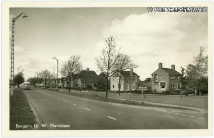 Bergum, G.W. Navislaan ansichtkaart: Bergum, G.W. Navislaan