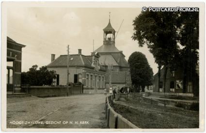 Hooge Zwaluwe, Gezicht op N.H. Kerk ansichtkaart: Hooge Zwaluwe, Gezicht op N.H. Kerk