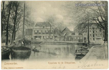 Leeuwarden, Kippeloop bij de Oldegalileen ansichtkaart: Leeuwarden, Kippeloop bij de Oldegalileen