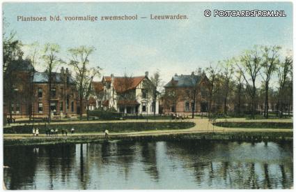 ansichtkaart: Leeuwarden, Plantsoen b.d. voormalige zwemschool