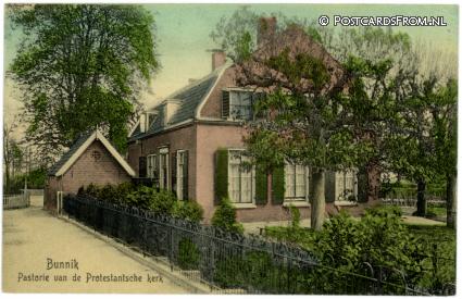 ansichtkaart: Bunnik, Pastorie van de Protestantsche kerk