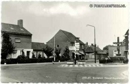 Veldhoven Zeelst, Kruispunt Heuvel-Kapelstraat ansichtkaart: Veldhoven Zeelst, Kruispunt Heuvel-Kapelstraat