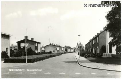 ansichtkaart: Nederweert, Bernhardstraat