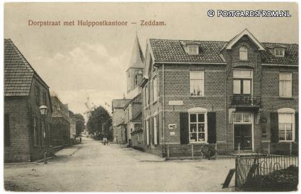 Zeddam, Dorpstraat met Hulppostkantoor ansichtkaart: Zeddam, Dorpstraat met Hulppostkantoor