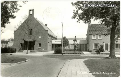 ansichtkaart: Ulrum, Asingastraat. Geref. Kerk. De Wijnstok
