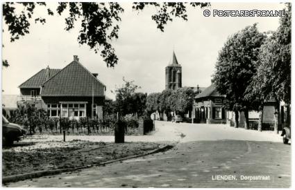 ansichtkaart: Lienden, Dorpsstraat