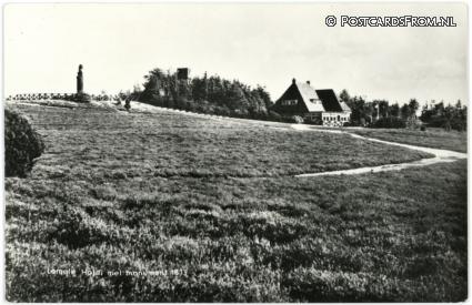 Lemele, Hotel met monument 1813 ansichtkaart: Lemele, Hotel met monument 1813