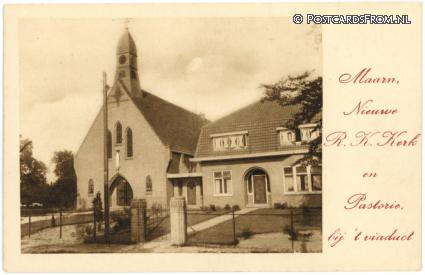 ansichtkaart: Maarn, Nieuwe R.K. Kerk en Pastorie bij 't viaduct