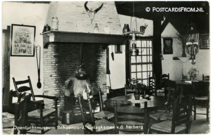 Schoonoord, Openluchtmuseum, Gelagkamer v.d. herberg ansichtkaart: Schoonoord, Openluchtmuseum, Gelagkamer v.d. herberg