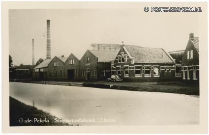ansichtkaart: Oude Pekela, Strocartonfabriek