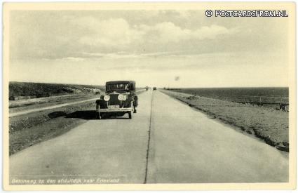ansichtkaart: --, Betonweg op den afsluitdijk naar Friesland