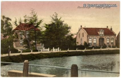 Harderwijk, Diepe gracht ansichtkaart: Harderwijk, Diepe gracht